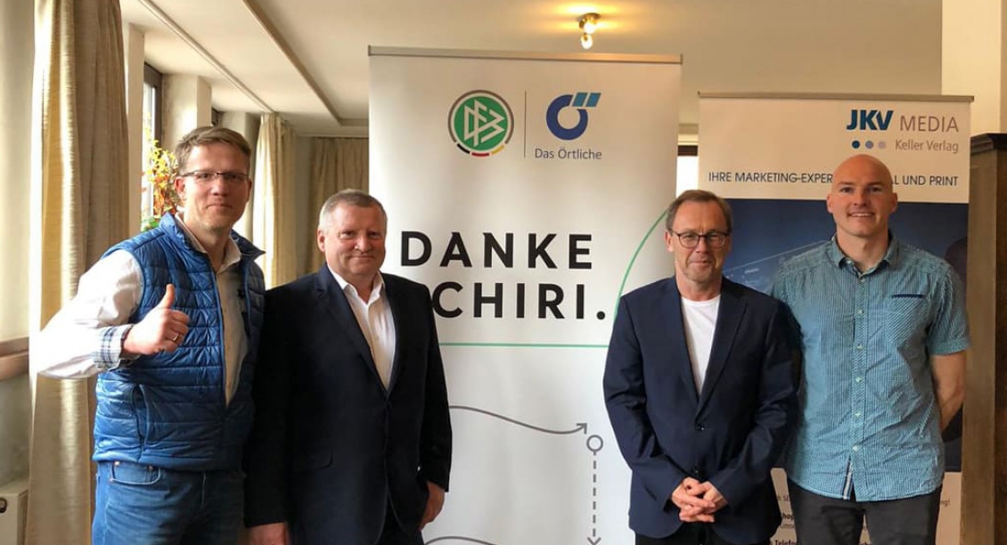 Bj&ouml;rn Hauke und Ronald Patzer sind die Ostth&uuml;ringer Sieger, Andreas Goretzky und Markus Drobe (v.l.) die des Jenaer Fu&szlig;ballkreises.  