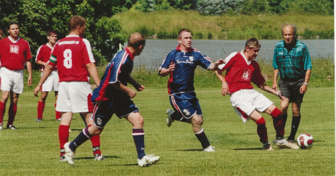 Noch 2007 die &bdquo;Ehrennadel des Deutschen Fu&szlig;ballverbandes&ldquo; erhalten